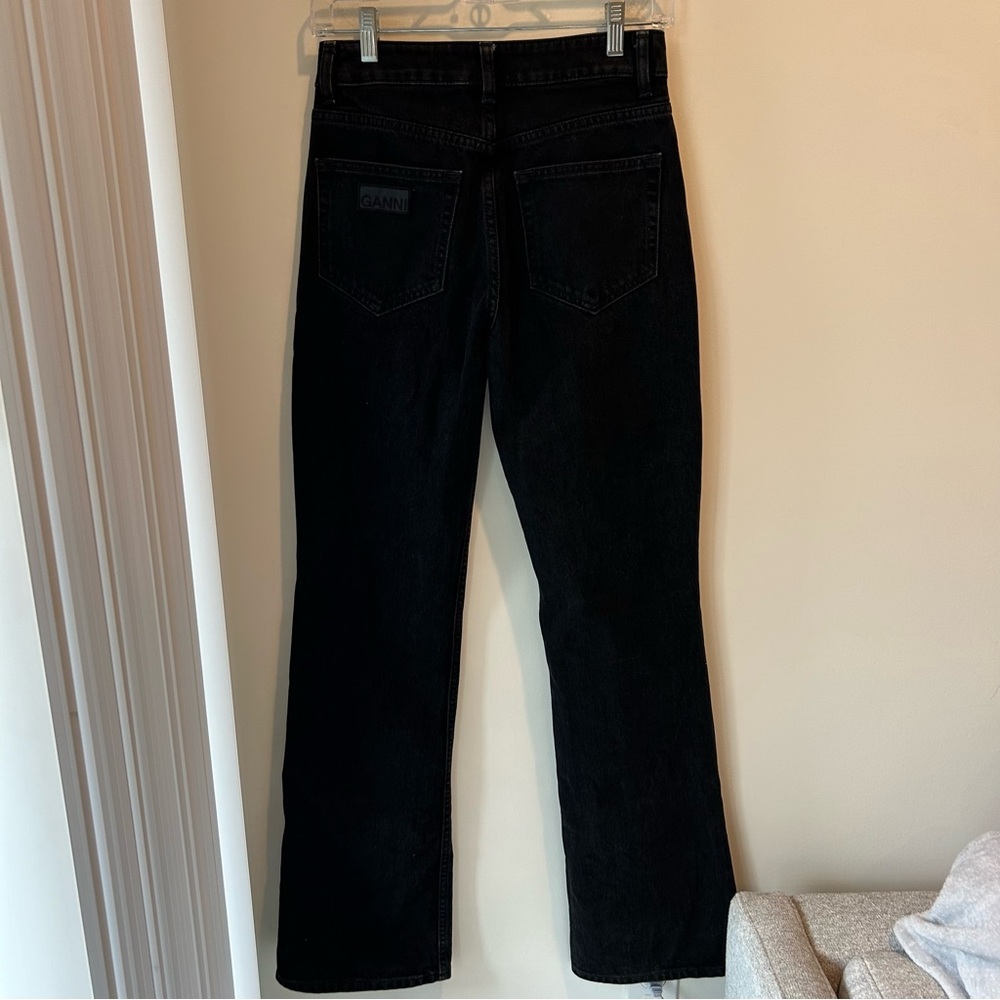 Ganni Betzy High-Rise Flared Jeans Black - Picture 8 of 11